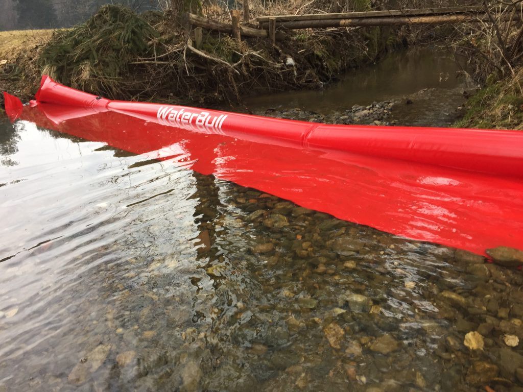 Voda pred WaterBull pregrado pri vhodu